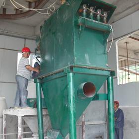 膩子粉、外墻涂料車間脈沖布袋式除塵器客戶案例安裝現場